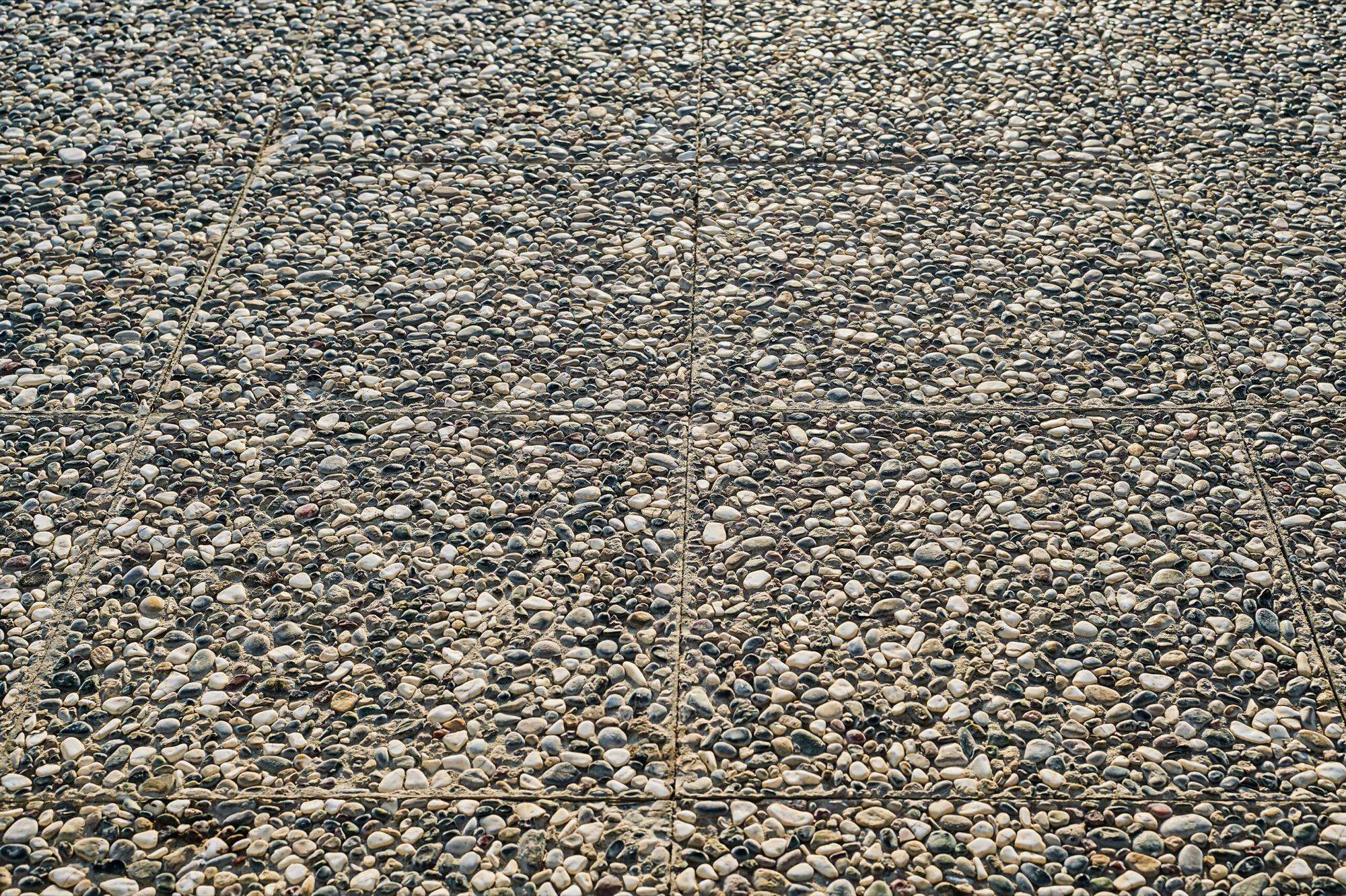 Paving slabs made of natural stone